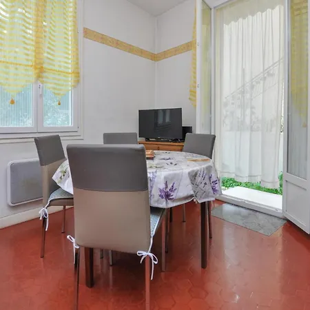 1 Bedroom Amazing In Lejlighed Nice